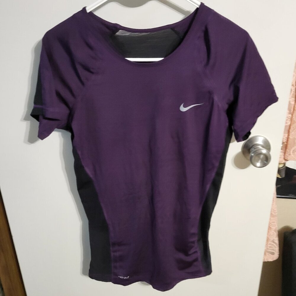 Nike Running Training Top Ribbed Material TIGHT FIT Size L - Picture 1 of 6